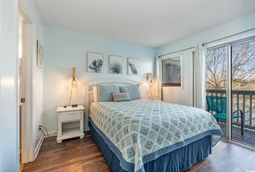 Cozy Living Area and Private Balcony - Charming Coastal Oasis Hotel di Surfside Beach