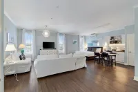 Access to Pools and Scenic Beach Tram - Charming Getaway Hotels in Rosemary Beach