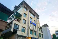FabHotel Executive Pearl Inn - Nr. Twin Tower Hotels near Shri Mohatadevi Pratishthan