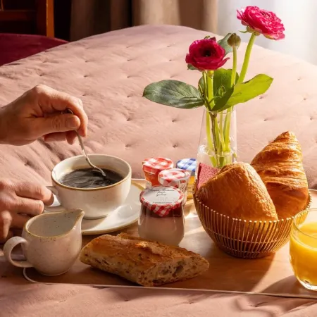 Welcome Hotel Отели рядом с достопримечательностью «Матиньонский дворец»