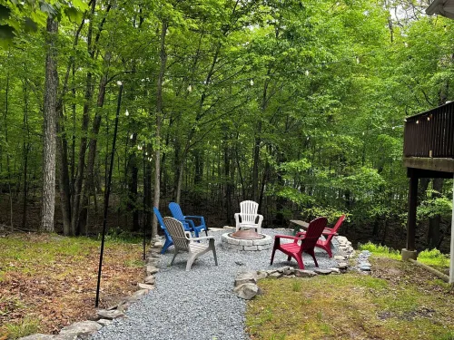 Spacious 5 BDRM Masthope Chalet with Private Movie Theater & AWESOME Game Room