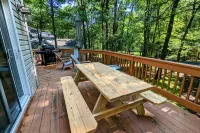 Game Room and Lake Access - Cozy Pocono Retreat