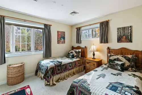 Access to Resort Amenities and Scenic Views - Stunning Luxury Retreat