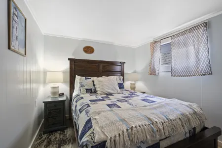 Spacious Living Area and Kitchenette Amenities - Charming Retreat Отели в г. Нетартс