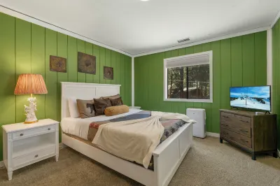 Stunning Views and Cozy Outdoor Spaces - Inviting Family Retreat Hotels near Raymond County Park