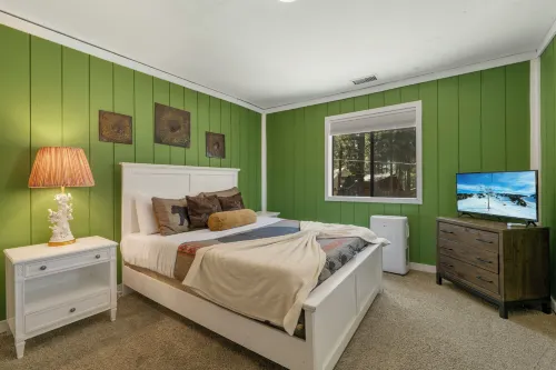 Stunning Views and Cozy Outdoor Spaces - Inviting Family Retreat