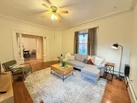 Spacious 3 bed 2 bath with free parking and easy NYC transportation