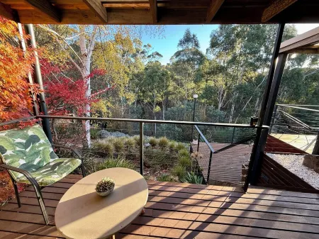 Centrally located 2-bedroom luxury pet friendly villa in Australia’s spa country