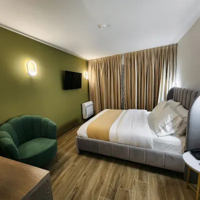 Olia Residence Hotels near Lake Bovilla