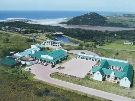 Inkwenkwezi Private Game Reserve Отели в г. Chintsa