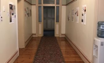 The Lodge Outback Motel