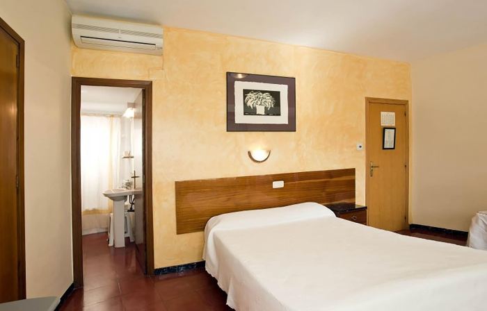 Hostal Tropical
