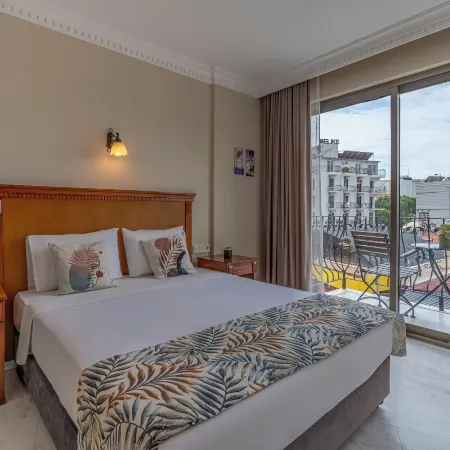 Rosy Suites Hotel