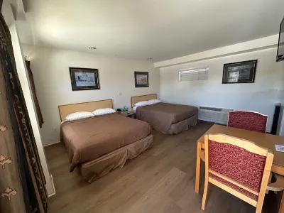 Jolly Roger Hotel Отели в г. Пляж Винис-Бич