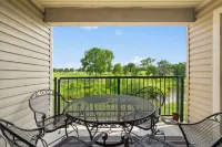 The Rockford Escape - Holiday Hills Branson - Golf Resort - Outdoor Pools