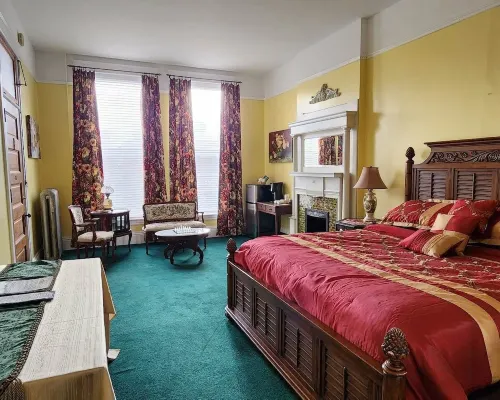The Clinton Inn Hotels in Lenawee County