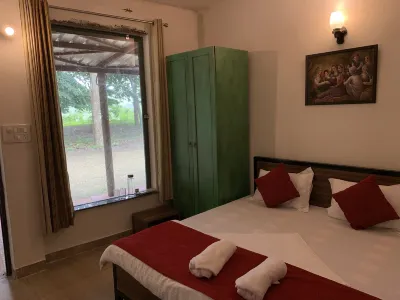 恆河約格度假屋 - 約格古魯庫爾飯店 Vishnu Ghat附近的飯店