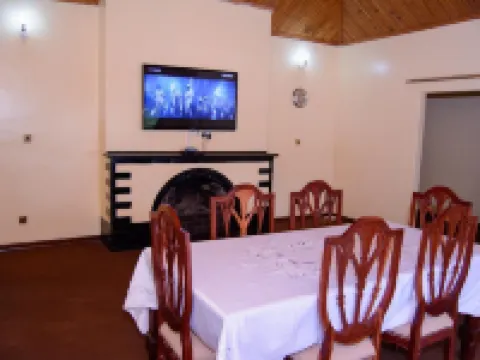 Royal Guest House Hotels in Harare