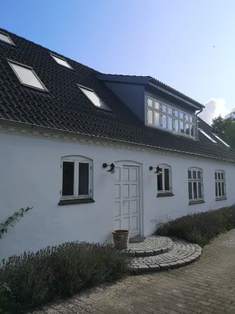 MidtGolf Guest House