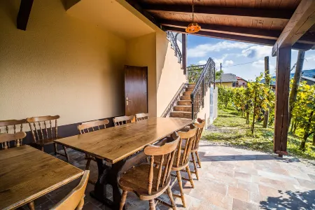 Vineyard Holiday House Kerin