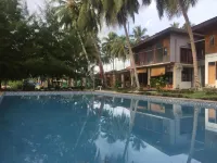 Baloho Beach Hotel Hotels in Fanayama