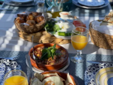 Le Blanc Bleu Hotels in Jbeil