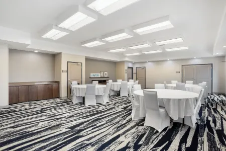 Comfort Inn & Suites Отели в г. Слайделл