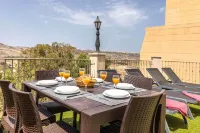 Ta Lucija Sleeps 4 with Private Pool - Wifi
