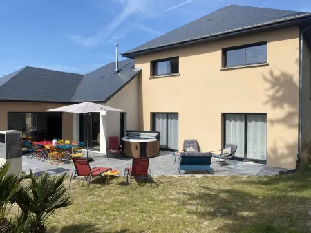 Les Lilas Отели в г. Пор-Бай-Сюр-Мер