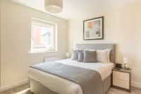 House of Fisher- Solstice House Apartments Hôtels à proximité de l'Farnborough Airport
