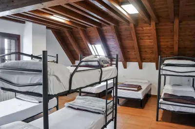 Hostal y Albergue Haizea - Hostel Hôtels à : 