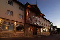 Hotel Tres Reyes Hotel dekat Colonia Suiza
