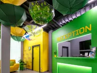 Green Cube Capsule Hostel Hotele w: Gmina Stoliczna