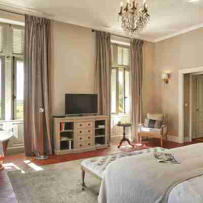 Château St Pierre de Serjac Rooms