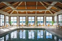 Rodd Miramichi Hotels in Мірамічі