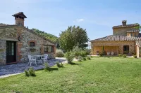 Podere la Paolina Torre civica 주변 호텔