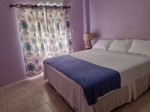 Diamond Cut Villa & Suites Hotels in Carnbee