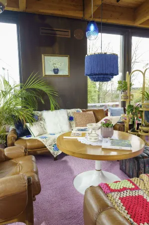 Tante Alma's Bonner Hotel