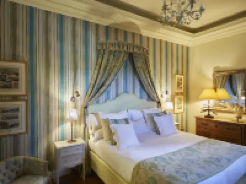 Helguera Palacio Boutique & Antique Hotels in Pas - Miera