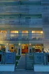 Kiss Beachfront Hotel & Restaurant