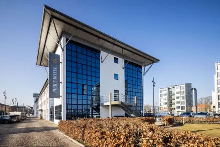 Pier 5 Hotel Отели в г. Ольборг