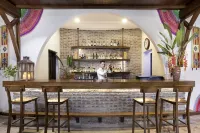 Serena Kim Boi Resort - Hoa Binh - С баром