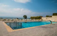 Life Point Hotel - Kolam Renang