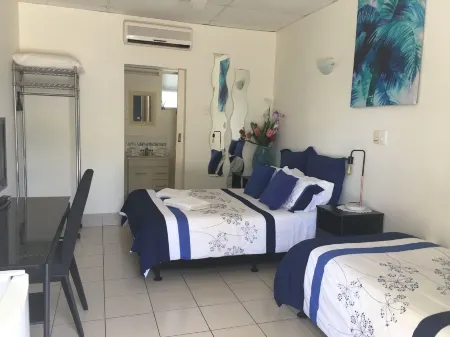 Black Marlin Motel Отели в г. Брамстон Бич