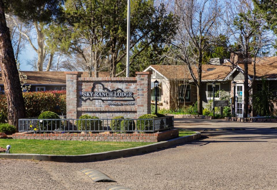 1. 스카이 랜치 로..