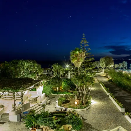 Athina Studios and Suites Plaka