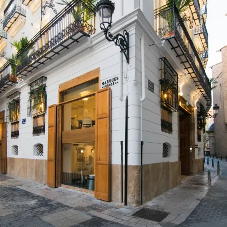 Myr Marqués House
