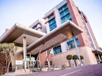Southern Sun Rosebank, Johannesburg Hotels near 27Boxes