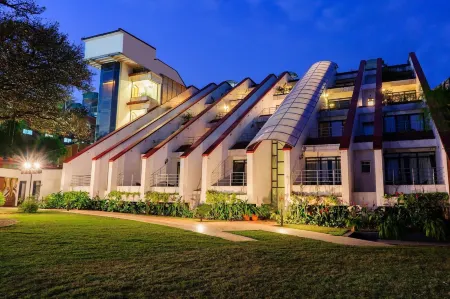 Valley View Beacon Resort Отели рядом с достопримечательностью «Poonam Chowk»