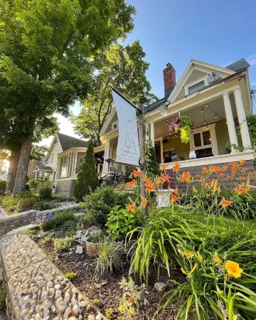 La Maison de Ville - Bed & Bistro Отели в г. Мейгог